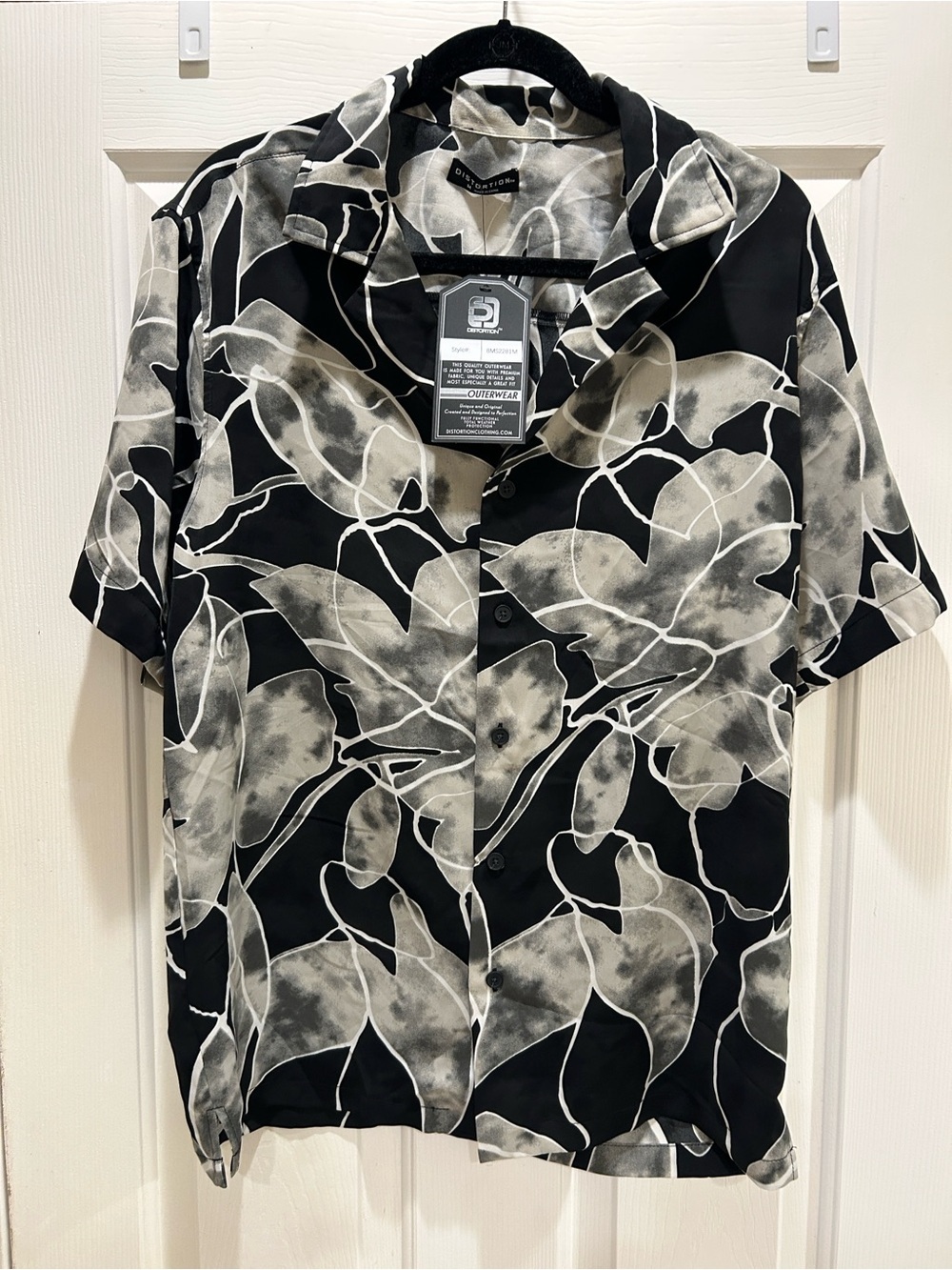 NWT Distortion Black & Gray Floral Button-Up Shirt